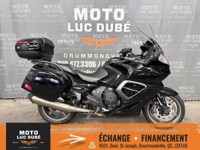 Triumph Trophy SE 2017 SEULEMENT 39 823 KM FREINS ABS CRUISE CONTROL RADIO PARE-BRISE ÉLECTRIQUE POI...