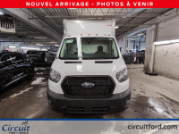 Le Ford Transit T-250 Cube de 12 pi offre un espace de rangement exceptionnel et une fiabilité légen... (image 1)