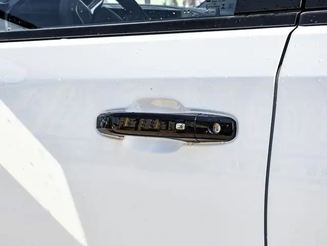 2025 Chevrolet Silverado 1500 LT Trail Boss in Cars & Trucks in Strathcona County - Image 9
