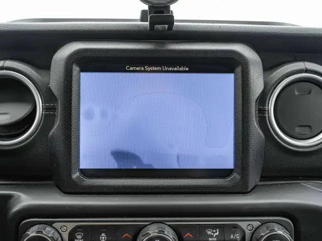 2018 Jeep Wrangler Unlimited in Cars & Trucks in Ottawa - Image 21