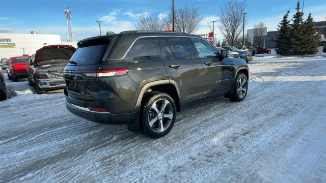 2023 Jeep Grand Cherokee 4xe | Sunroof | Remote Start in Cars & Trucks in Edmonton - Image 4