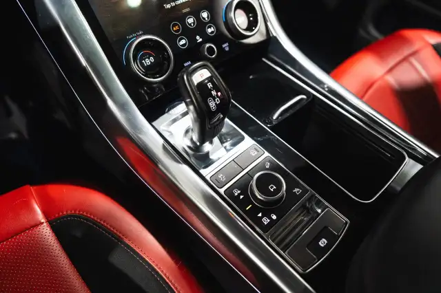 2020 Land Rover Range Rover Sport dans Autos et camions dans Comté de Strathcona - Image 19