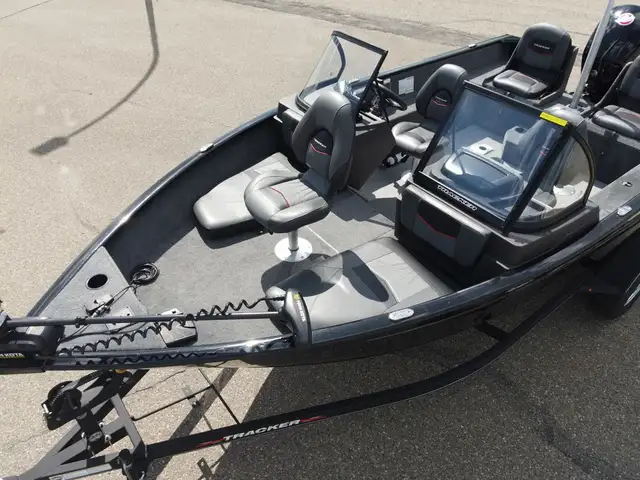 2022 TRACKER ProGuide V-175 Combo Mercury 115 ProXS 4stroke --us in Powerboats & Motorboats in Prince Albert - Image 7