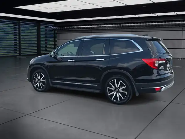 2022 Honda Pilot Touring 8P l Clean CarFax l One Owner l Local V in Cars & Trucks in Calgary - Image 7