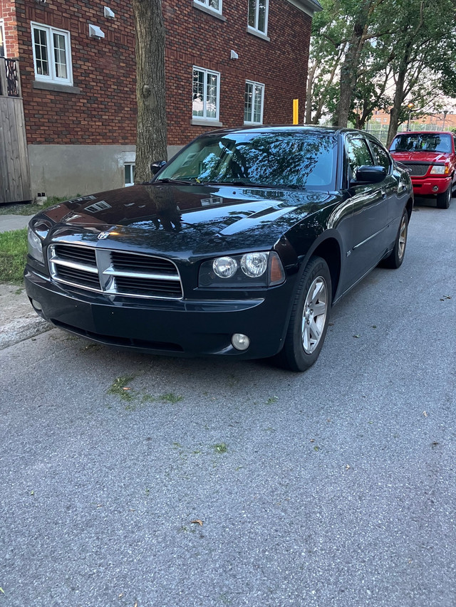 2010 Dodge Charger SXT in Cars & Trucks in City of Montréal