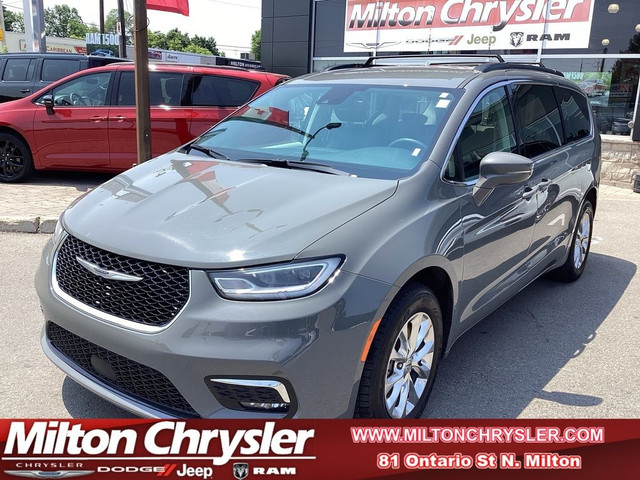 2022 Chrysler Pacifica Touring L in Cars & Trucks in Oakville / Halton Region