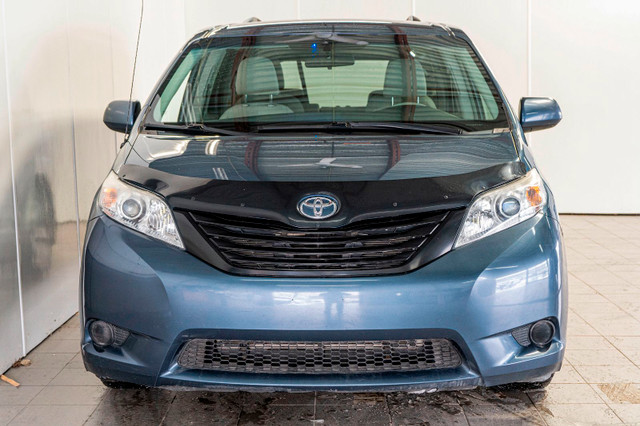 2014 Toyota Sienna in Cars & Trucks in City of Montréal - Image 2