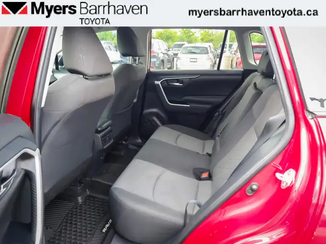 2021 Toyota RAV4 XLE AWD - Sunroof - Power Liftgate in Cars & Trucks in Ottawa - Image 10
