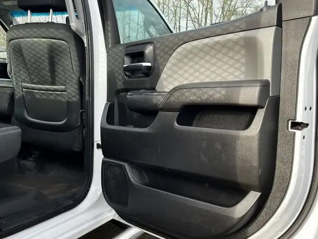 2017 gmc Sierra 3500HD 9 Foot Flat Deck 4WD in Heavy Trucks in Richmond - Image 26