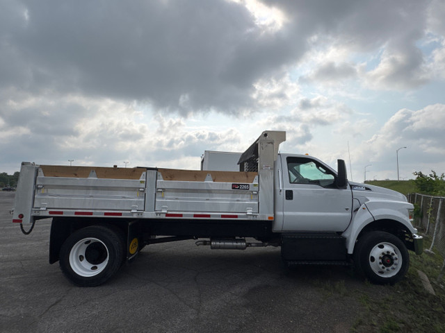 2022 Ford Super Duty F-650 Straight Frame Gas BENNE BOITE ALLUMI dans Autos et camions  à Saint-Jean-sur-Richelieu