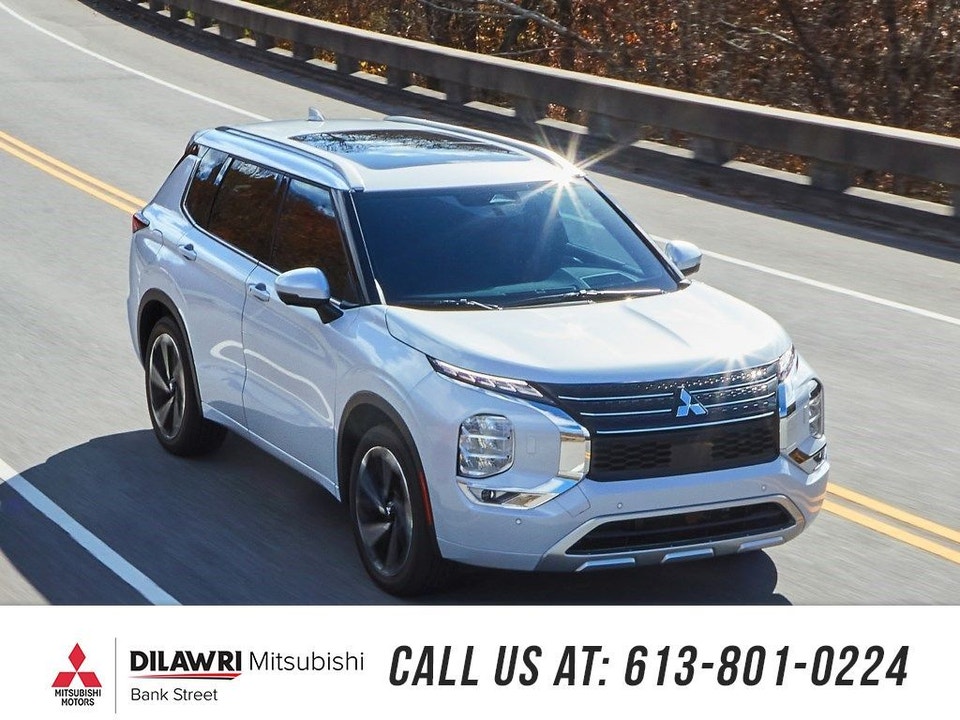 2023 Mitsubishi Outlander SE