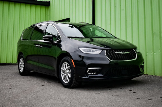 2022 Chrysler Pacifica Touring L • HEATED LEATHER • ADAPTIVE CRU in Cars & Trucks in Cornwall