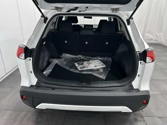 2022 Toyota Corolla Cross LE - AWD - VOLANT CHAUFFANT in Cars & Trucks in Québec City - Image 8