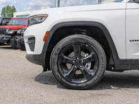 This Jeep Grand Cherokee has a trusty Regular Unleaded V-6 3.6 L/220 engine powering this Automatic... (image 7)