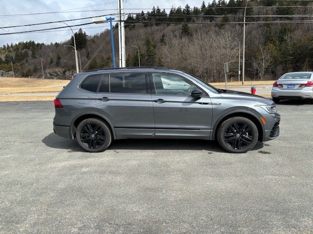 2022 Volkswagen Tiguan Comfortline R-Line Black Edition in Cars & Trucks in Saint John - Image 3