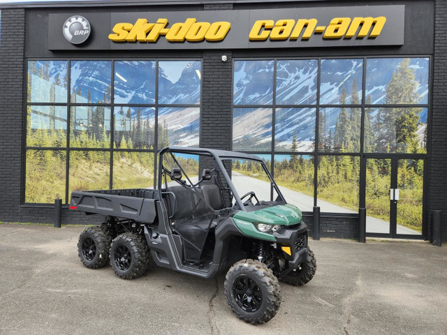 2023 Can-Am Defender 6x6 DPS HD10 in ATVs in Lévis
