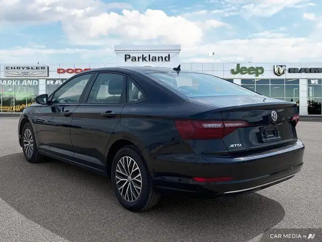 2021 Volkswagen Jetta Highline Sunroof Nav Capable in Cars & Trucks in St. Albert - Image 4