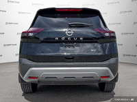 Snatch a score on this certified 2021 Nissan Rogue SV before it's too late. Spacious yet easy-moving... (image 5)