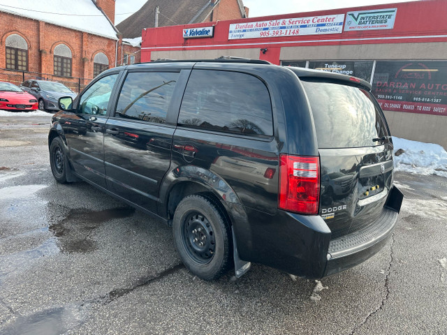2010 Dodge Grand Caravan SE in Cars & Trucks in Hamilton - Image 4