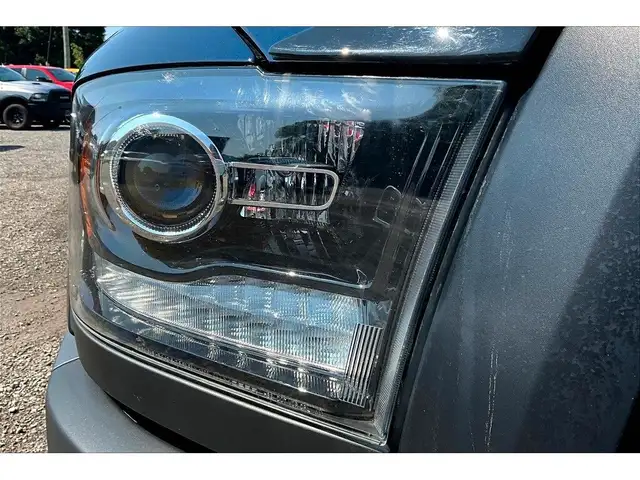 2022 Ram 1500 Classic Warlock Crew V8 | All Terrain Pkg | Alpine in Cars & Trucks in Mississauga / Peel Region - Image 31