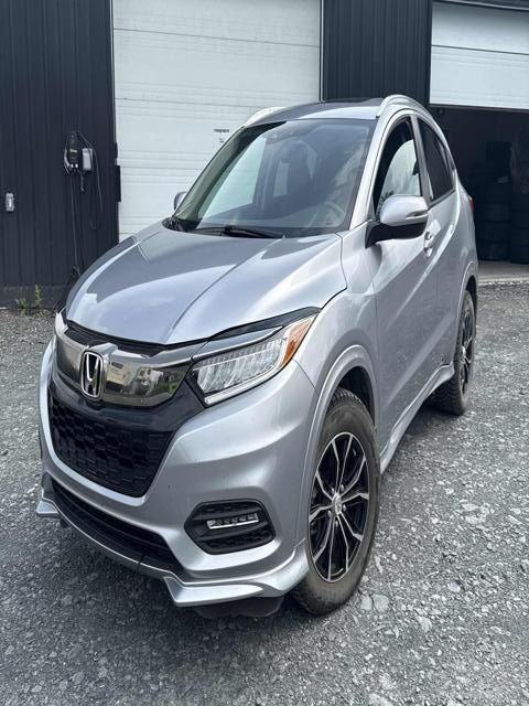 2019 Honda HR-V Touring (Heated Seats,Backup Cam,Carplay) Clean  in Cars & Trucks in Calgary