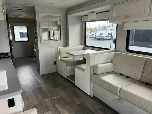 2020 Winnebago Intent 30R in RVs & Motorhomes in Abbotsford - Image 14
