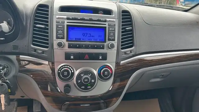 2012 Hyundai Santa Fe GL in Cars & Trucks in Oakville / Halton Region - Image 13