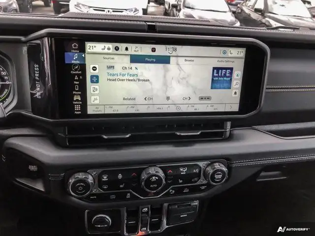 2024 Jeep Wrangler 4xe Sahara | Plug-in Hybrid | Sky One Touch dans Autos et camions dans Calgary - Image 22