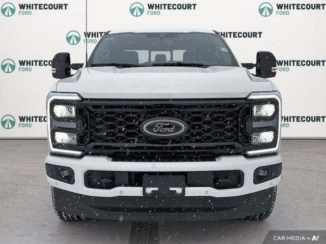 2025 Ford Super Duty F-350 SRW LARIAT 4WD Crew Cab in Cars & Trucks in Edmonton - Image 2