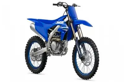 Engine Type: Single-Cylinder Displacement: 27.5 cu. in. (450 cc) Bore and Stroke: Bore: 3.82 in. (97...