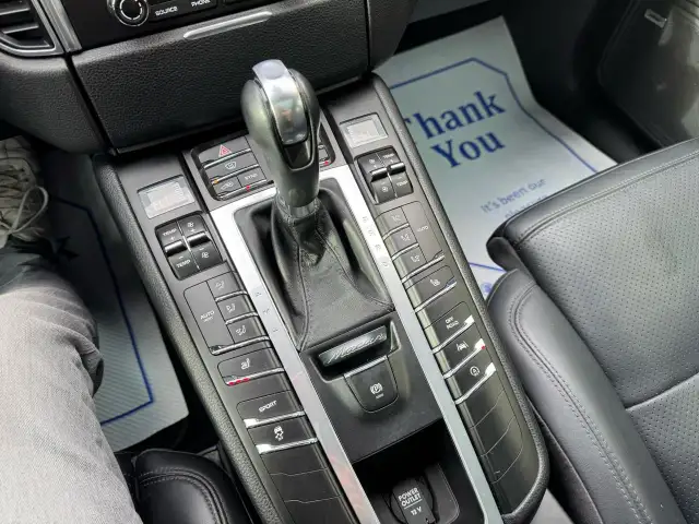 2018 Porsche Macan TURBO, PANO ROOF, NAV, BOSE AUDIO, HEATED SEA in Cars & Trucks in Ottawa - Image 19