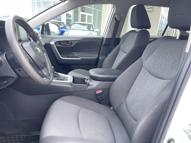 2022 Toyota RAV4 in Cars & Trucks in Calgary - Image 3
