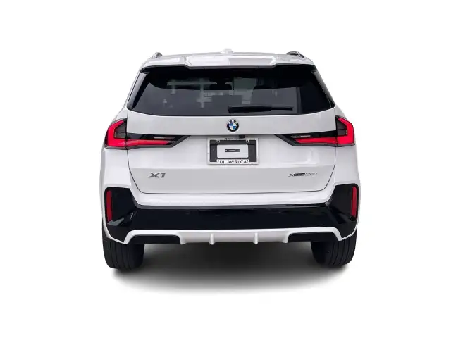2025 BMW X1 XDrive28i in Cars & Trucks in Laval / North Shore - Image 10