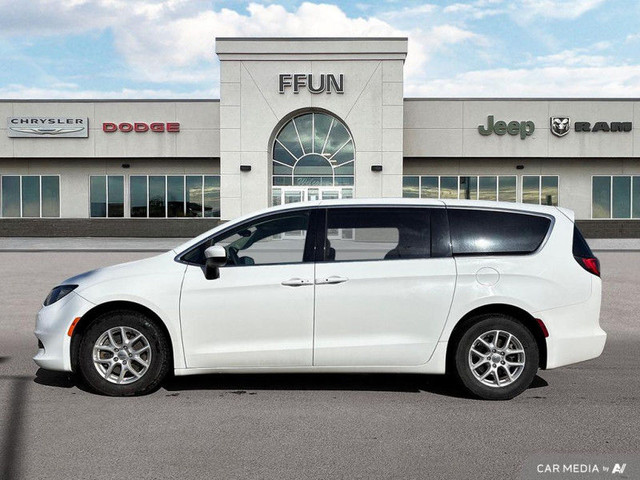 2023 Chrysler Grand Caravan SXT in Cars & Trucks in Saskatoon - Image 2