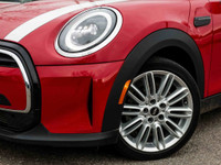 KEY POINTS & FEATURES Recent addition to MINI Toronto's carefully selected Pre-Owned Inventory! Acci... (image 5)