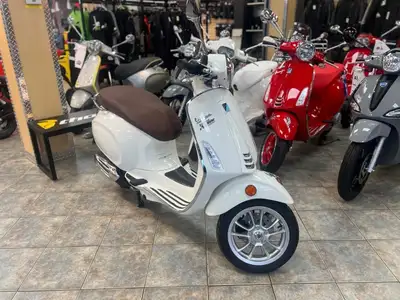 VESPA PRIMAVERA 50 IGET 2023 SCOOTER VESPA PRIMAVERA 50CC 2023 A VENDRE De part son petit gabarit ce...