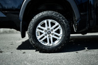 This 2022 Toyota Tundra is for sale today. This Crew Cab 4X4 pickup has 48,064 kms. It's black in co... (image 5)