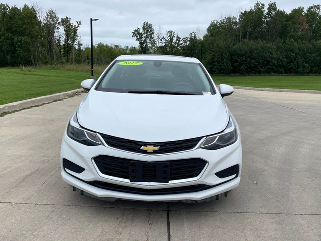 2017 Chevrolet Cruze in Cars & Trucks in Winnipeg - Image 2