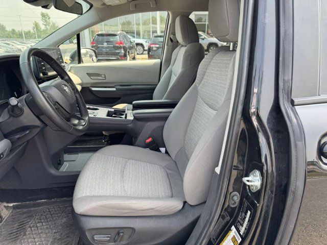 2024 Toyota Sienna LE | Radar Cruise | Power Sliding Doors in Cars & Trucks in Guelph - Image 2