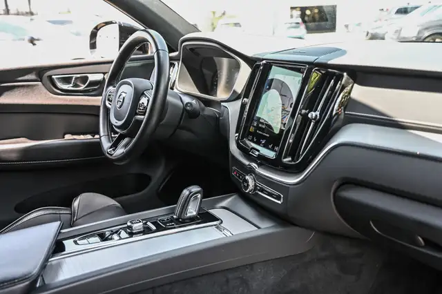 2021 Volvo XC60 in Cars & Trucks in City of Montréal - Image 38