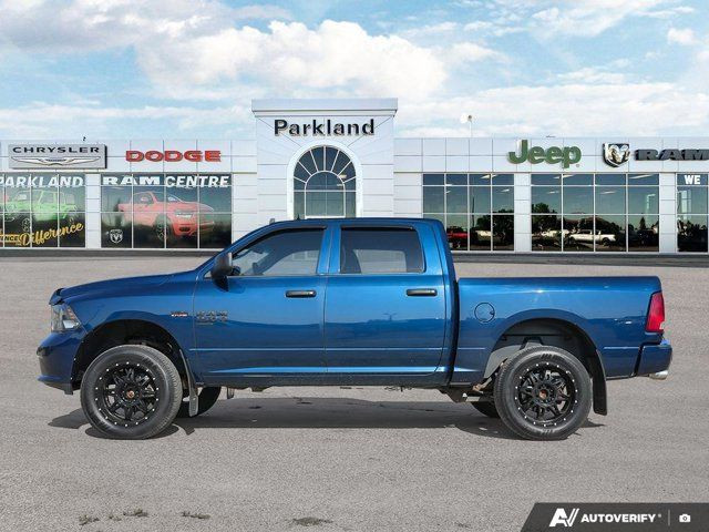 2019 Ram 1500 Classic Express Night Crew 4x4 Hemi Nav Capable in Cars & Trucks in St. Albert - Image 2