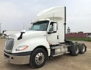 Stock #: 7478-19B Tandem Axle Day Cab Tractor, Cummins X15 engine (450) HP, Eaton Fuller Ultra Shift...