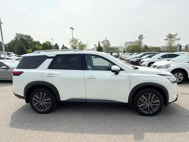 2022 Nissan Pathfinder SL in Cars & Trucks in Markham / York Region - Image 10
