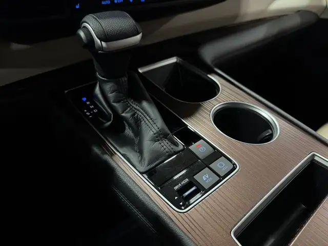 2021 Toyota Sienna XLE HYBRID 8-PASSENGER in Cars & Trucks in Mississauga / Peel Region - Image 20