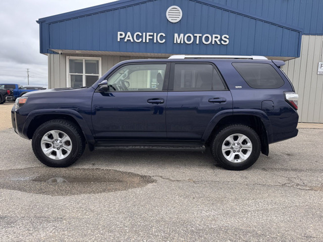 2016 Toyota 4Runner SR5 Premium 4WD in Cars & Trucks in Winnipeg - Image 4