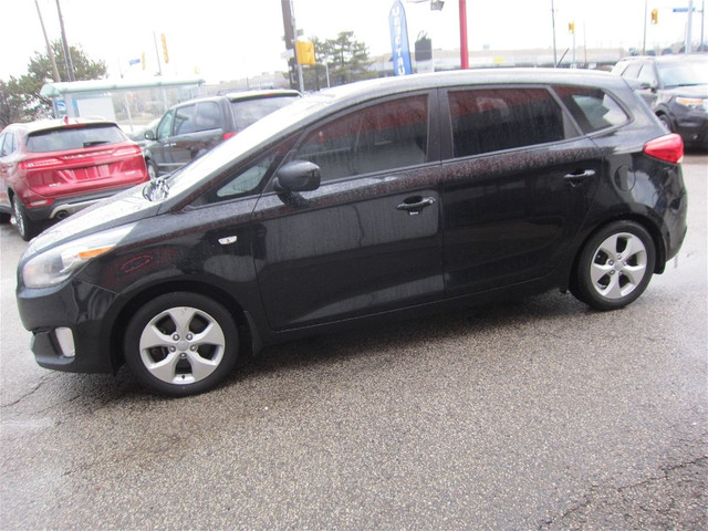 2016 KIA Rondo FX | 3RD ROW | 2-SETS OF TIRES | TINTED WINDOWS | in Cars & Trucks in City of Toronto - Image 2