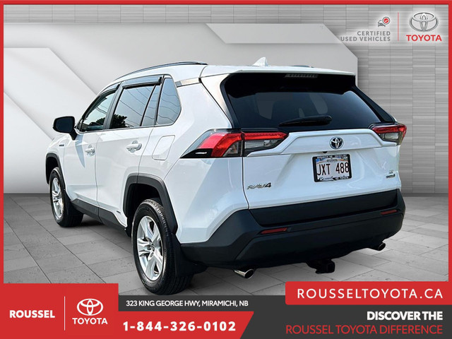 2021 Toyota RAV4 Hybrid LE in Cars & Trucks in Miramichi - Image 4