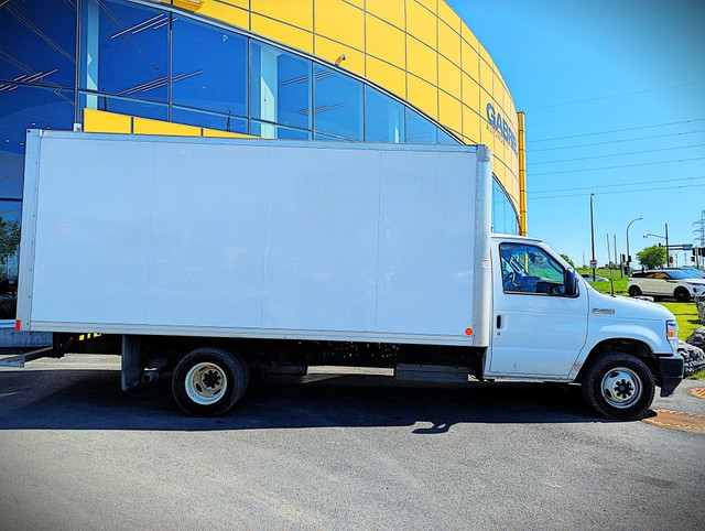 2023 Ford Econoline E-450 in Cars & Trucks in City of Montréal - Image 2