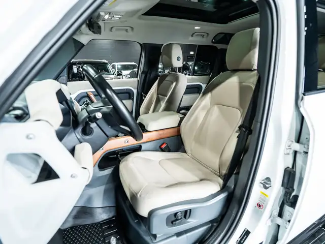 2023 Land Rover Defender 110 SE/PANO/360 CAM/MERIDIAN/CARPLAY/CL in Cars & Trucks in Mississauga / Peel Region - Image 22