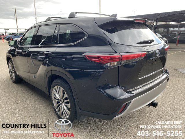 2020 Toyota Highlander Hybrid Platinum - Tow Hitch - in Cars & Trucks in Calgary - Image 3